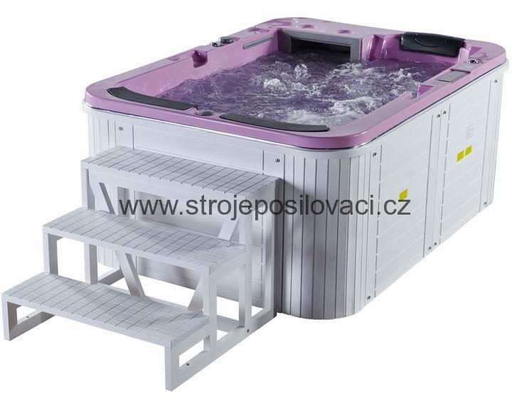 Hydromasažní vířivý bazén pro 3 osoby. 1 ležící a 2 sedící