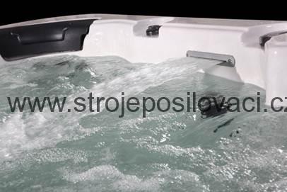 Hydromasážní vířiva vana pro 5 osob TORINA