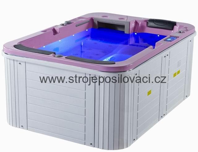 Hydromasažní vířivý bazén pro 3 osoby. 1 ležící a 2 sedící